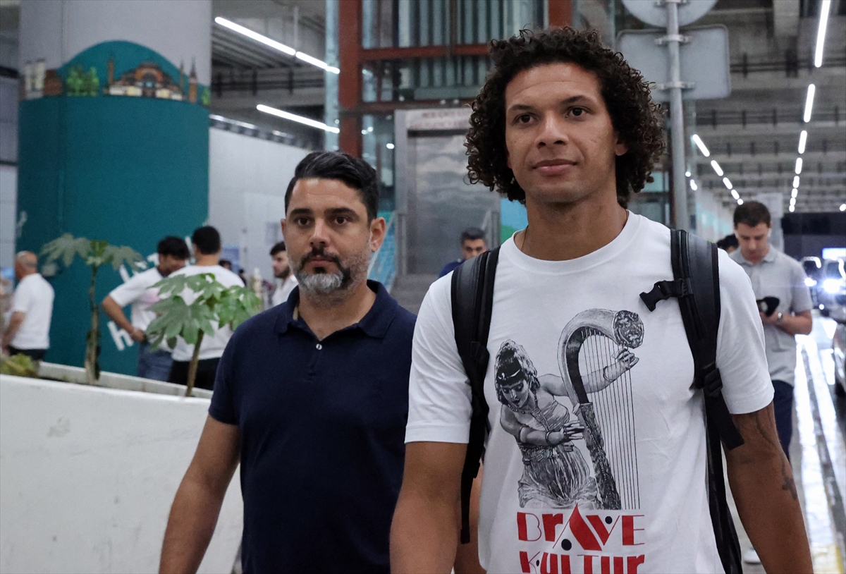 Fenerbahçe'nin prensip anlaşmasına vardığı Willian Arao, İstanbul'a geldi