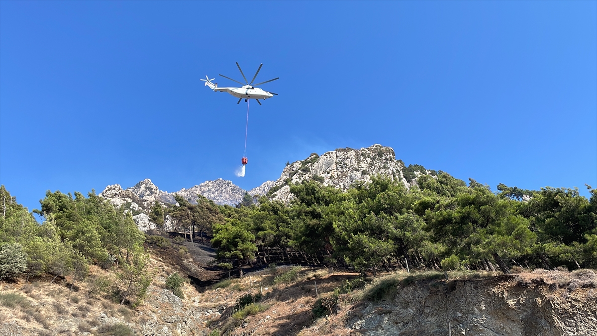 GÜNCELLEME – Hatay'da makilik alanda çıkan yangın kontrol altına alındı