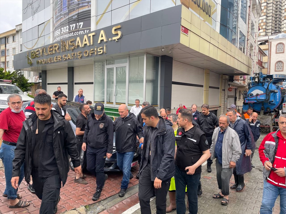 İçişleri Bakanı Soylu, selden etkilenen Esenyurt'ta konuştu:
