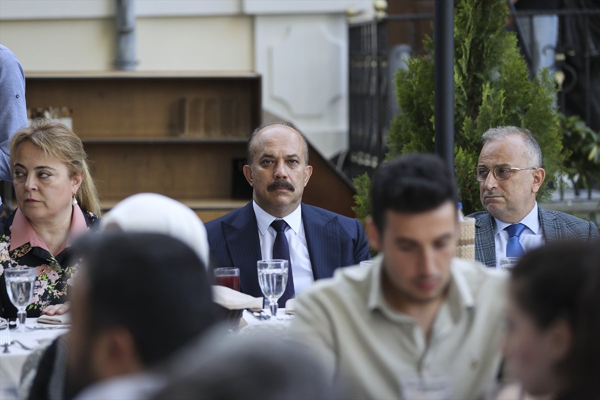 İstanbul Valisi Yerlikaya, 15 Temmuz şehitlerinin aileleri ve gazilerle buluştu