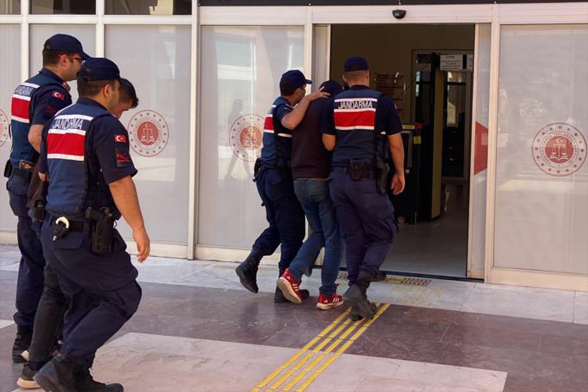 İzmir'de aranan 13 hükümlü yakalandı