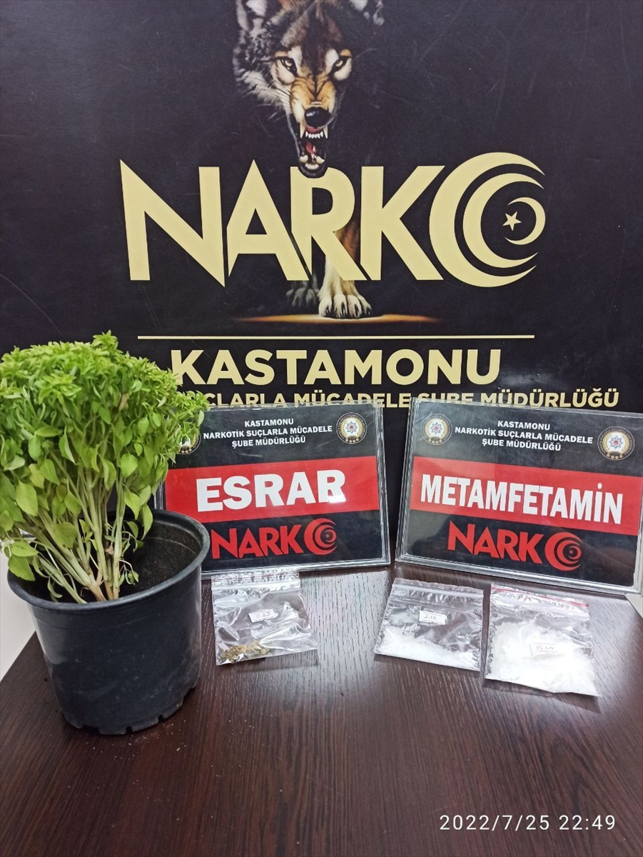 Kastamonu'da uyuşturucu ile yakalanan 4 şüpheliden ikisi tutuklandı