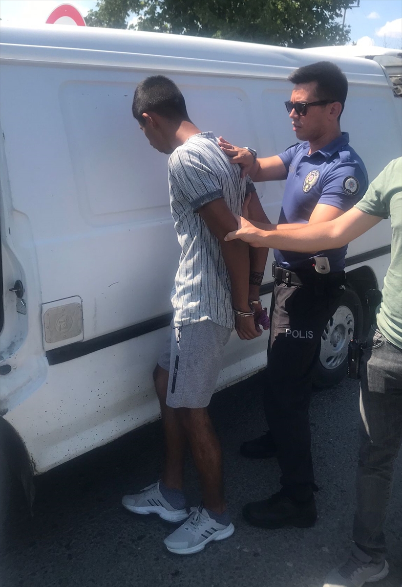 Kırklareli'nde üvey babasını bıçaklayarak öldüren gencin dedesi de gözaltına alındı