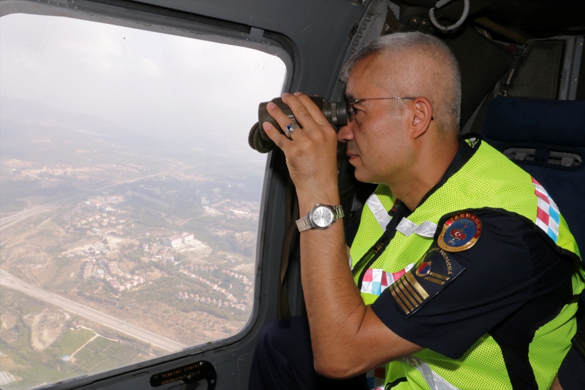 Mersin'de helikopter destekli trafik denetiminde 11 sürücüye ceza kesildi