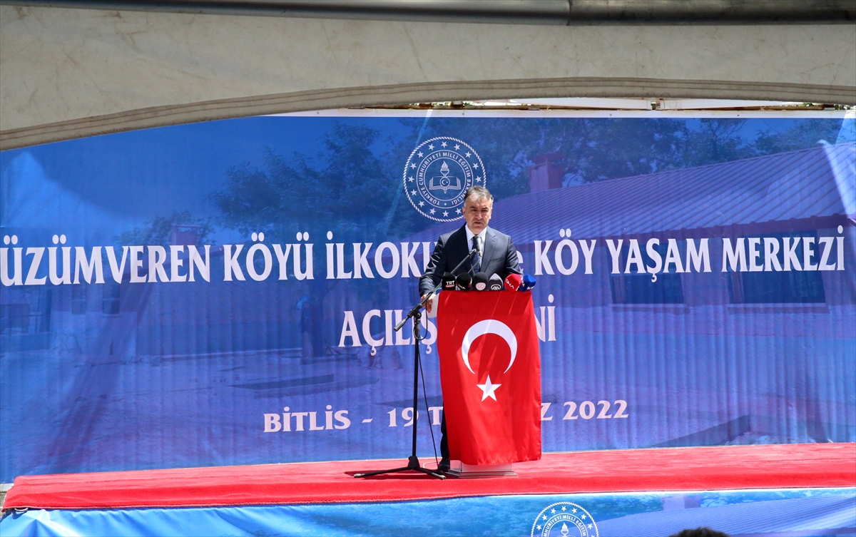 Milli Eğitim Bakanı Özer, Bitlis'te “Köy Yaşam Merkezi”nin açılışında konuştu: