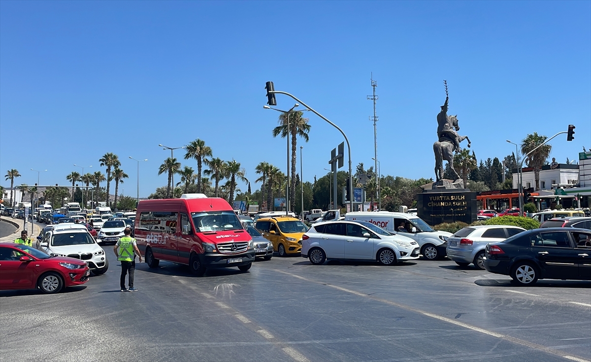 Muğla'da bayram trafiği havadan ve karadan denetlendi
