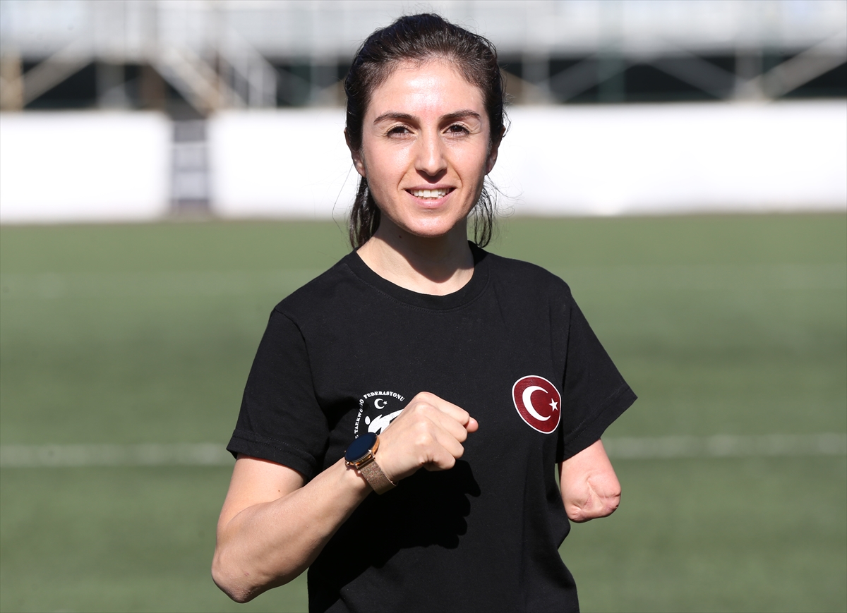 Para tekvandonun “altın” kızı, olimpiyat puanı için ter döküyor