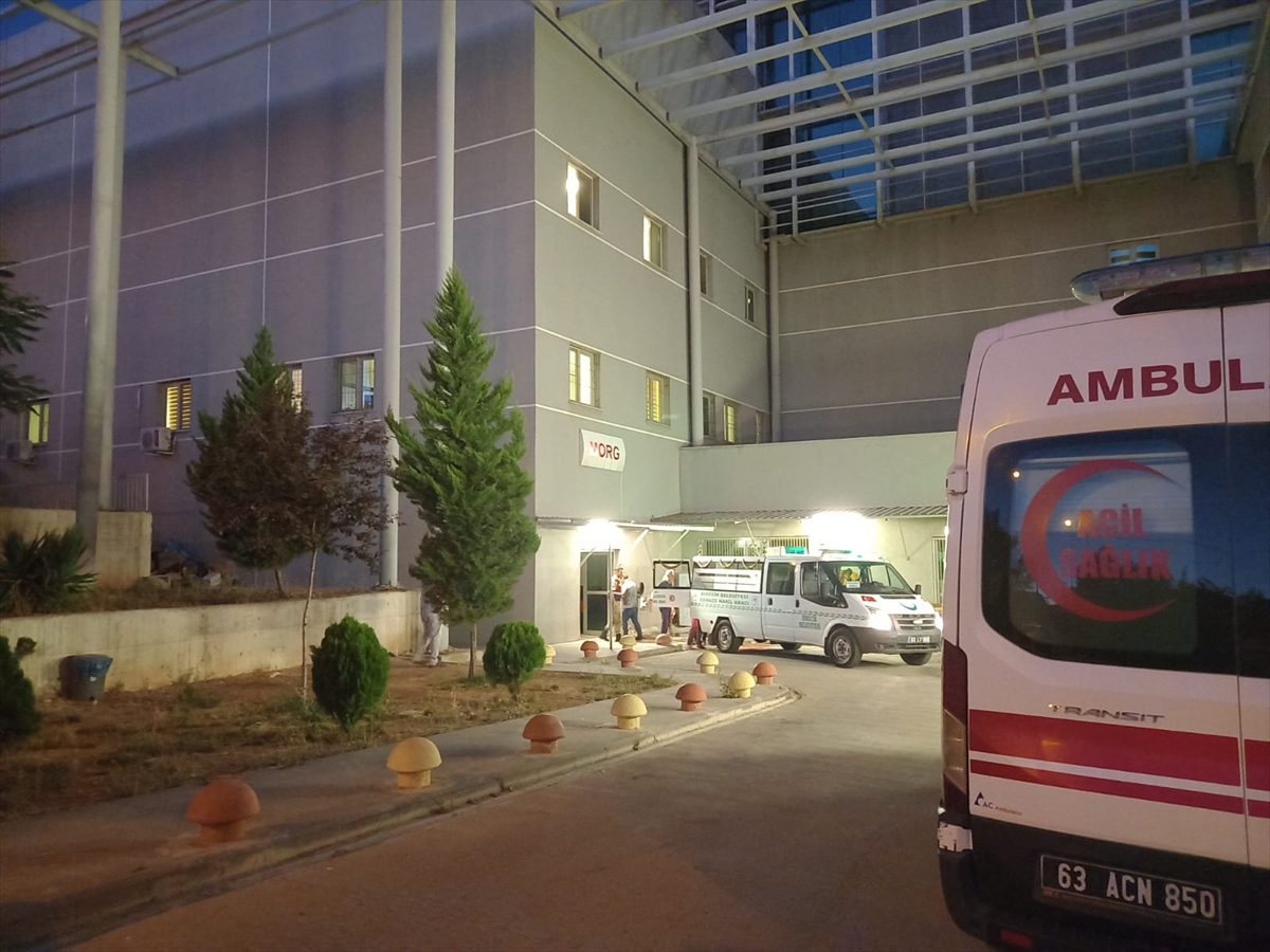 Şanlıurfa'da otomobil ile tırın çarpıştığı kazada 1 kişi öldü, 1 kişi yaralandı