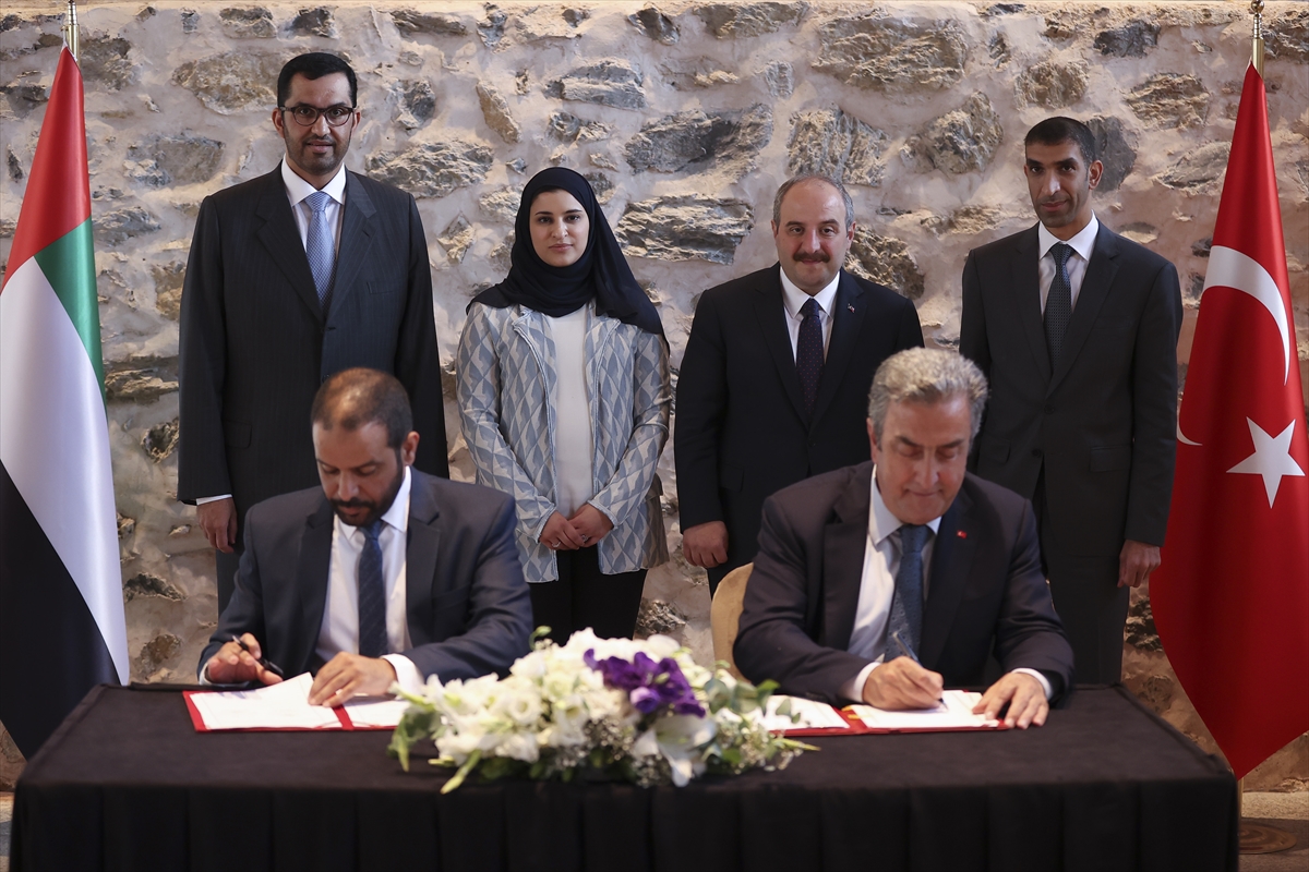 Türkiye Uzay Ajansı ile BAE Uzay Ajansı arasında iş birliği zaptı imzalandı