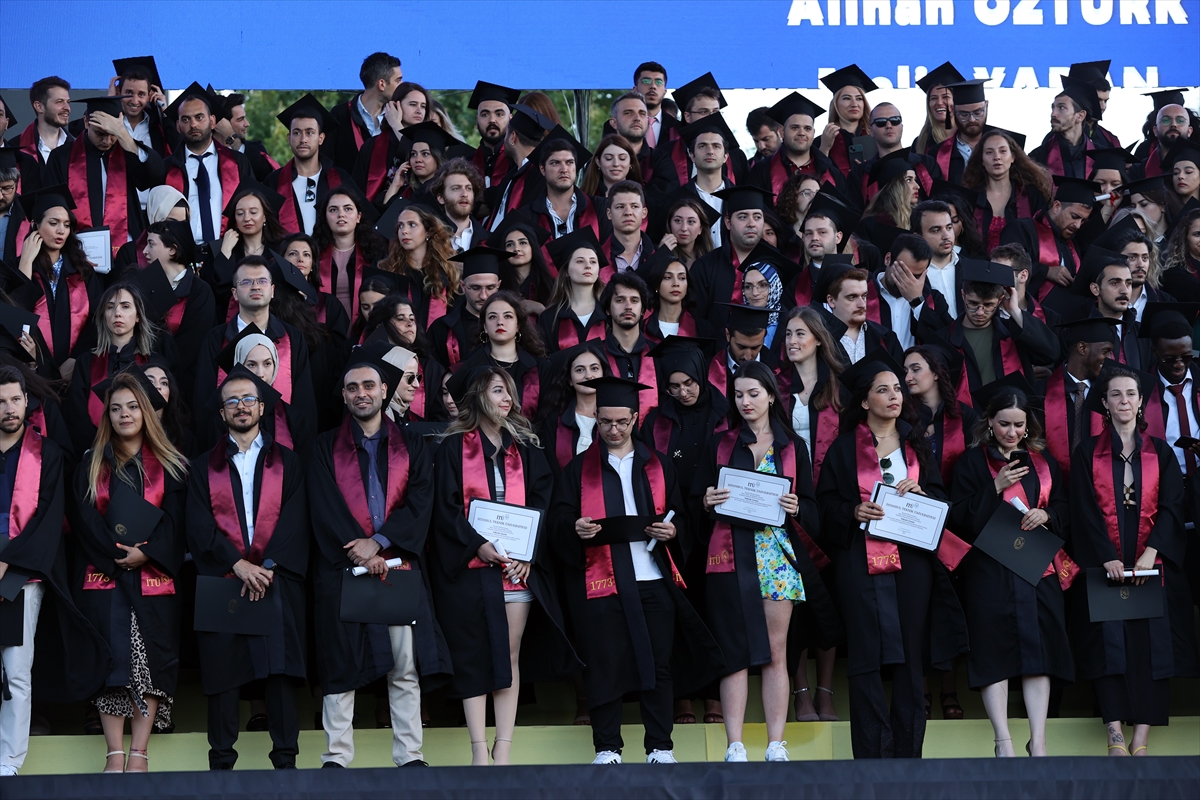Ulaştırma ve Altyapı Bakanı Karaismailoğlu, İTÜ Mezuniyet Töreni'ne katıldı