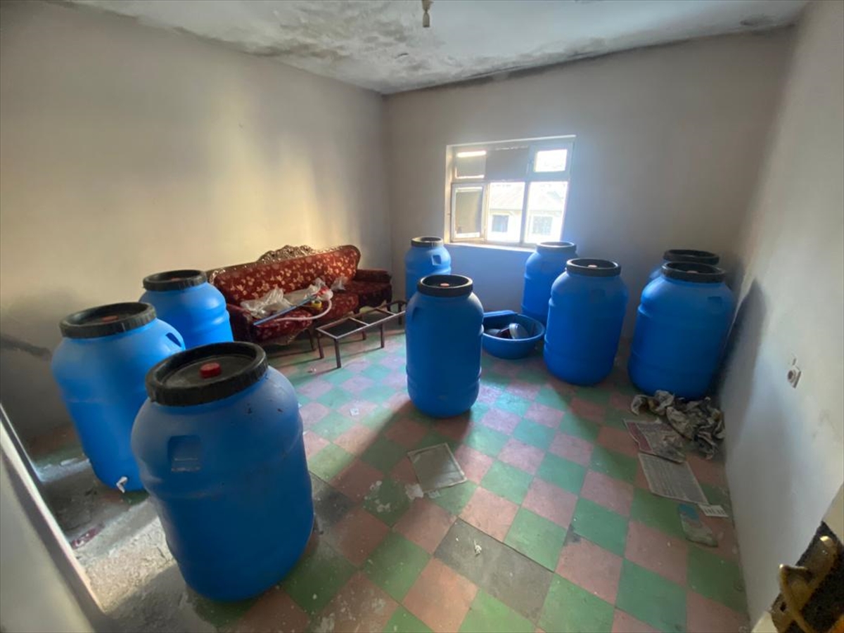 Van'da 5 ton 420 litre sahte içki ele geçirildi