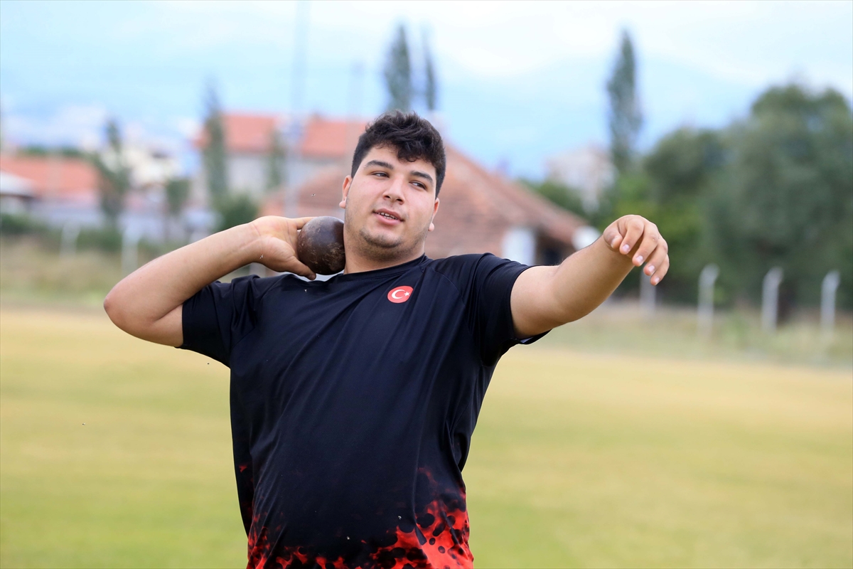 6 santimle kaçırdığı birincilik rekortmen güllecinin başarısında dönüm noktası oldu