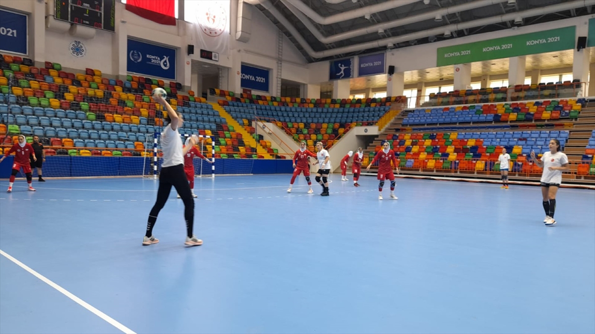 A Milli Kadın Hentbol Takımı, hazırlık maçında İran'ı 37-22 yendi