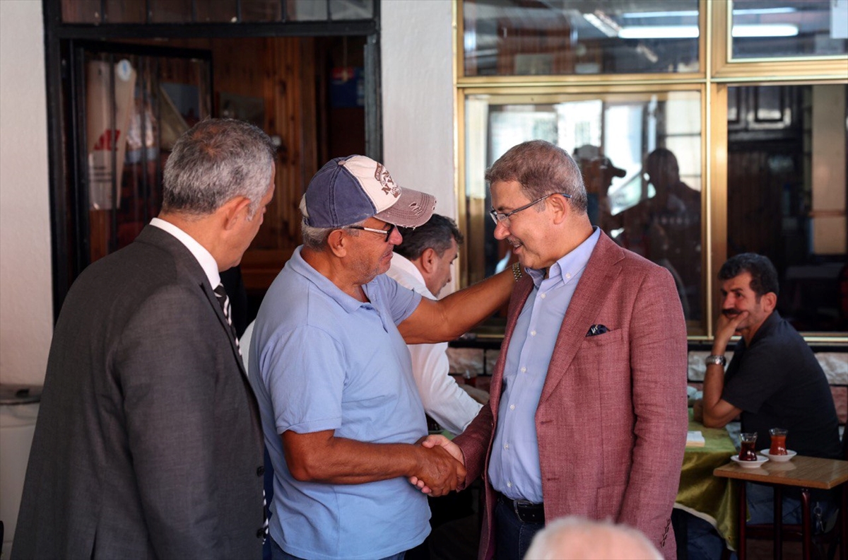 AK Partili milletvekilleri ve belediye başkanları İstanbul'da vatandaşlarla bir araya geldi