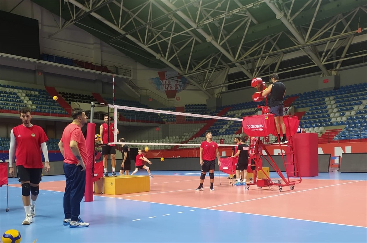 Cizre Belediyespor Erkek Voleybol Takımı, yeni sezon hazırlıklarına başladı