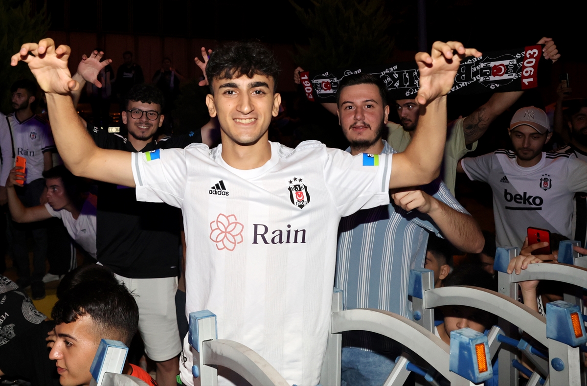 Dele Alli, Beşiktaş ile transfer görüşmeleri için İstanbul'a geldi
