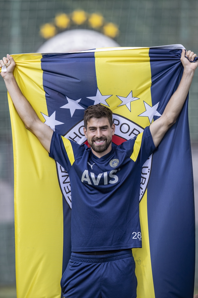 Fenerbahçe'nin yeni transferi Peres: “İlk maçıma çıkmak için çok sabırsızım”