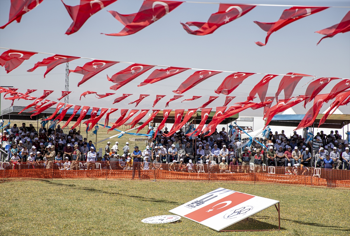 Geleneksel Erzurum Ovası Güreş Festivali, Erzurum'da başladı