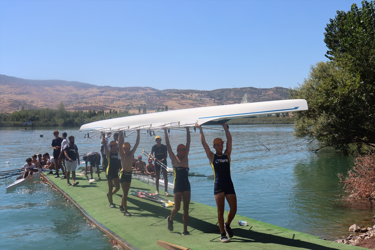 Gençler Türkiye Kürek Şampiyonası Adıyaman'da sürüyor