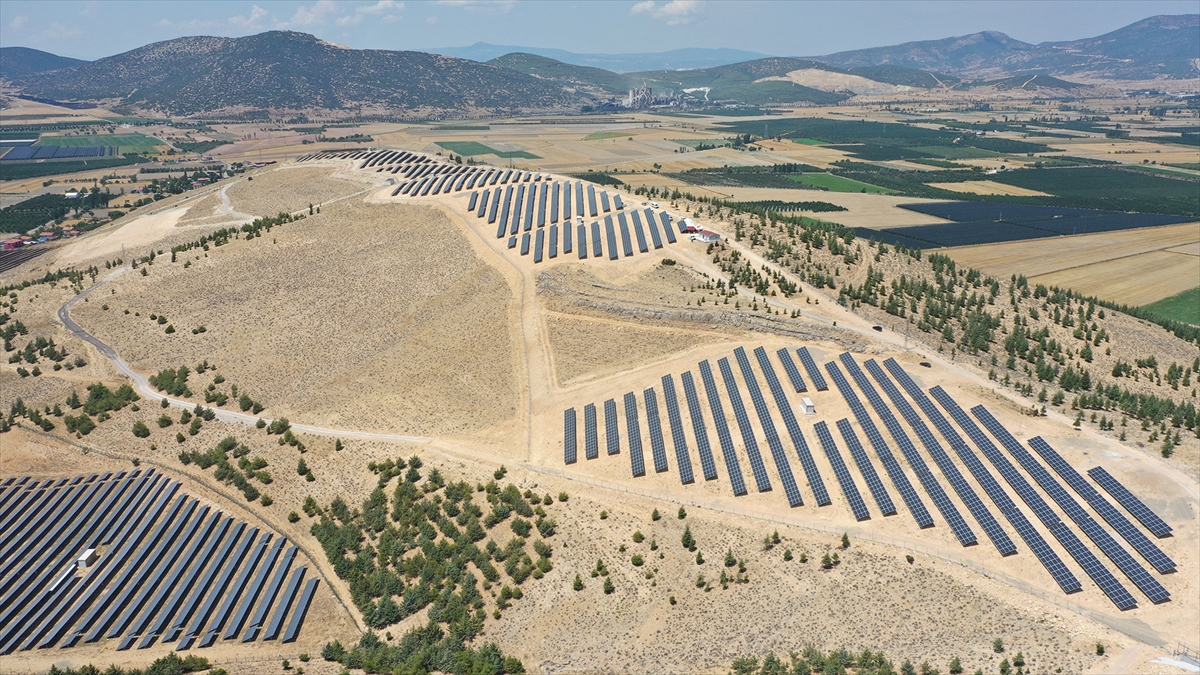 Isparta Belediyesi güneş enerjisinden elektrik üretmeye başladı