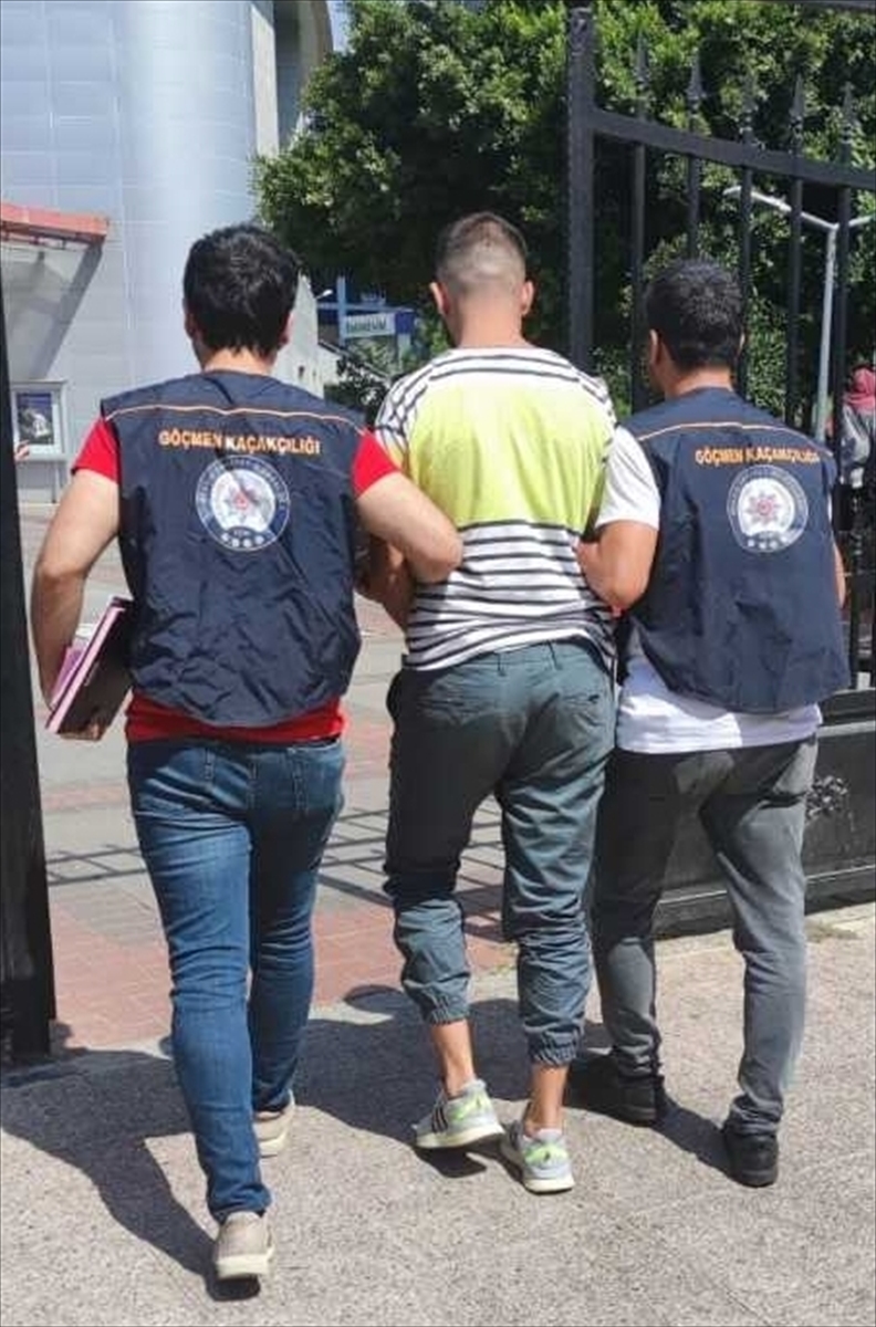 Mersin'de yurda yasa dışı yollarla giren 2 yabancı uyruklu yakalandı