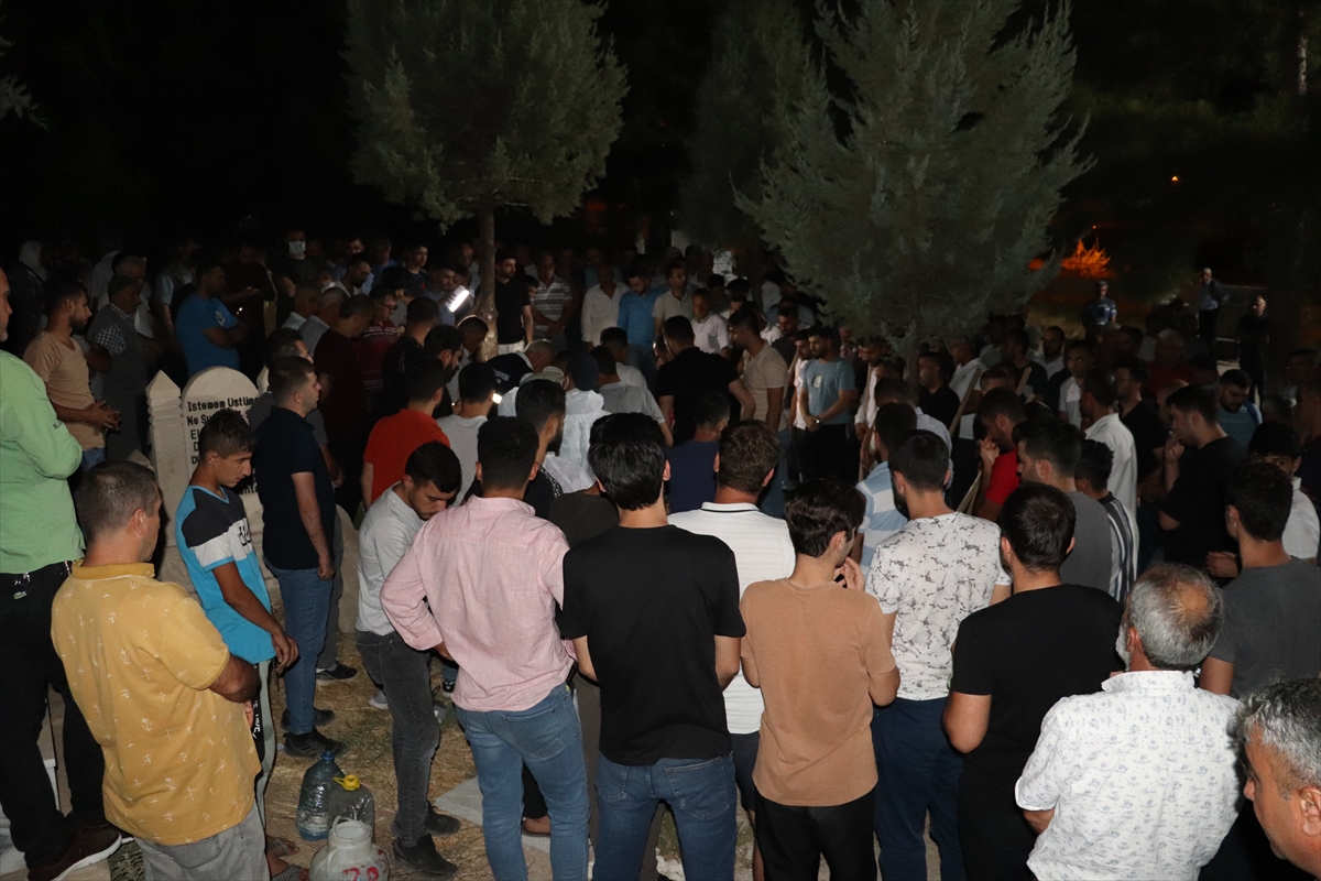 Müküs Çayı'nda 2 ay önce kaybolan ve cesedi bulunan hemşire son yolculuğuna uğurlandı