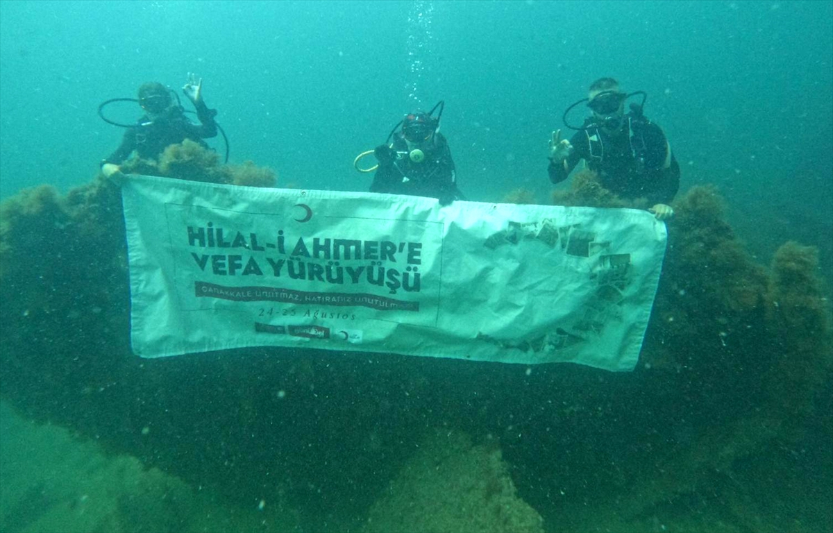 Türk Kızılay, Çanakkale'de Halep Vapuru şehitleri için anı dalışı düzenledi