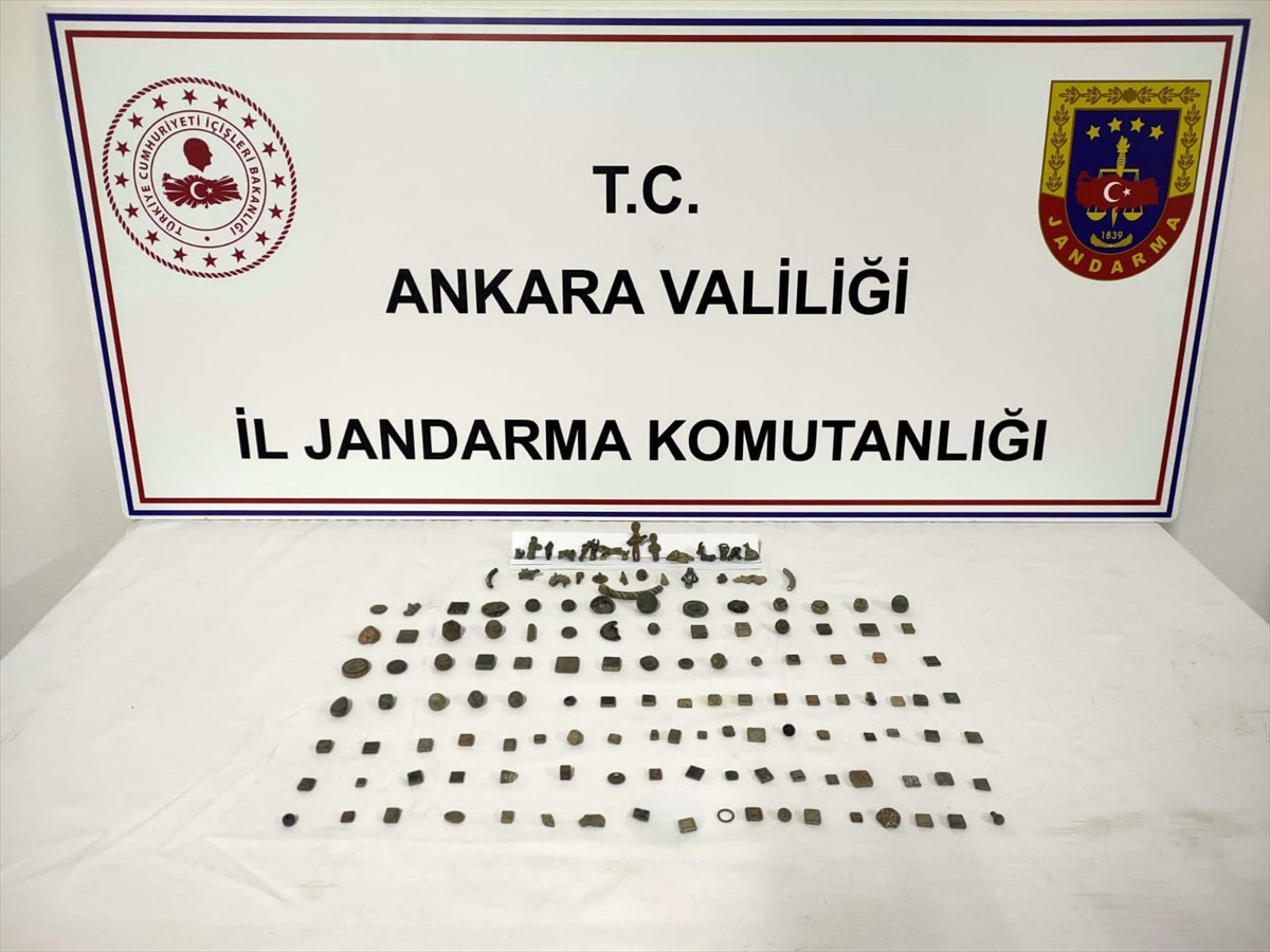 Ankara'da tarihi eser operasyonunda 5 bin 715 sikke ele geçirildi