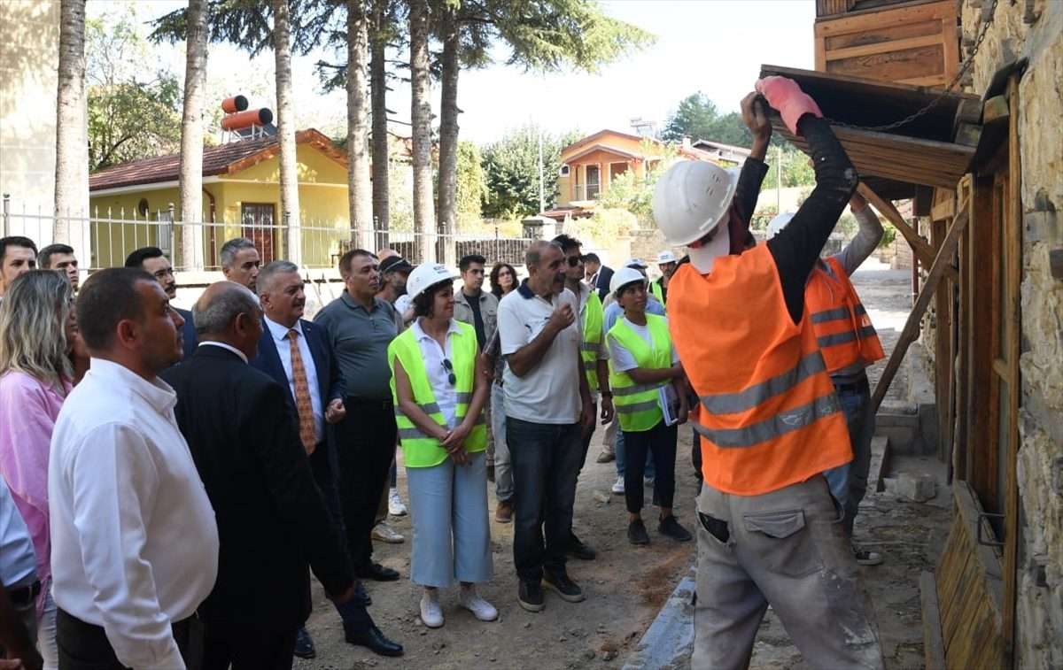 Antalya'nın özgün mimarisiyle bilinen tarihi “düğmeli evleri” restore ediliyor