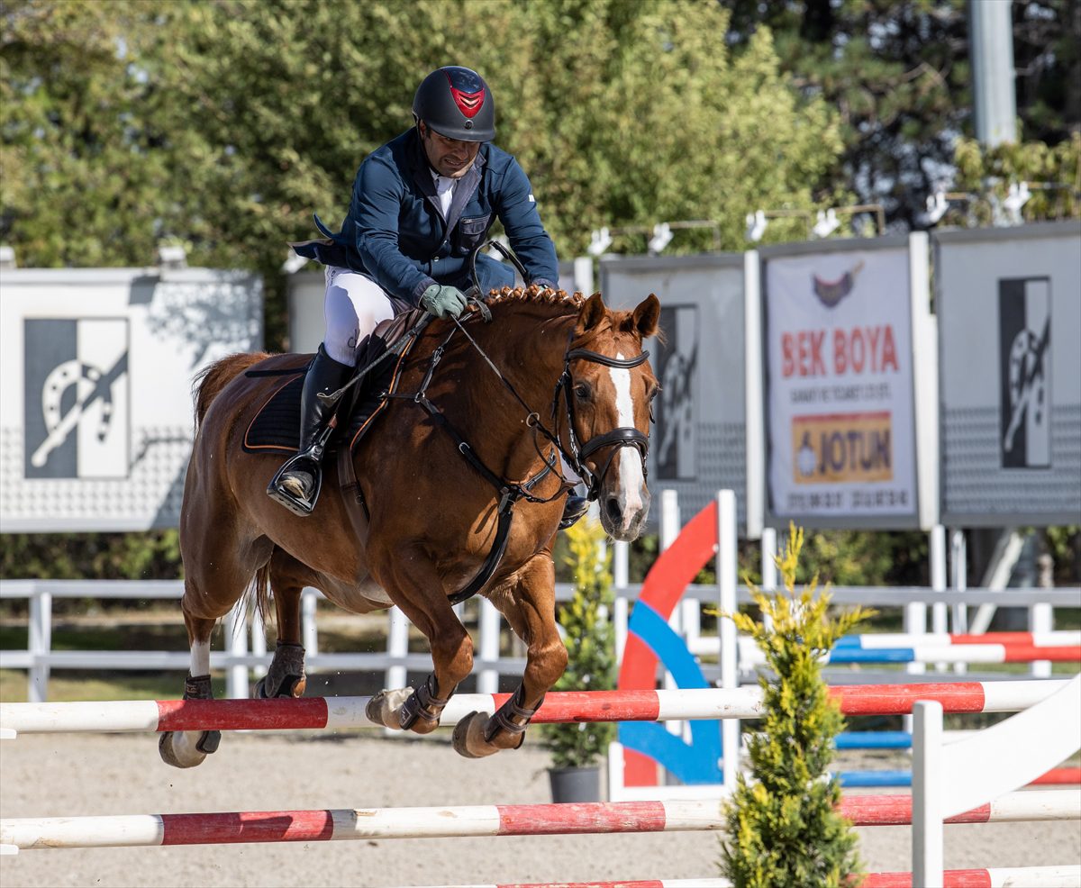 Binicilikte 55. Cumhurbaşkanlığı Kupası yarışları başladı