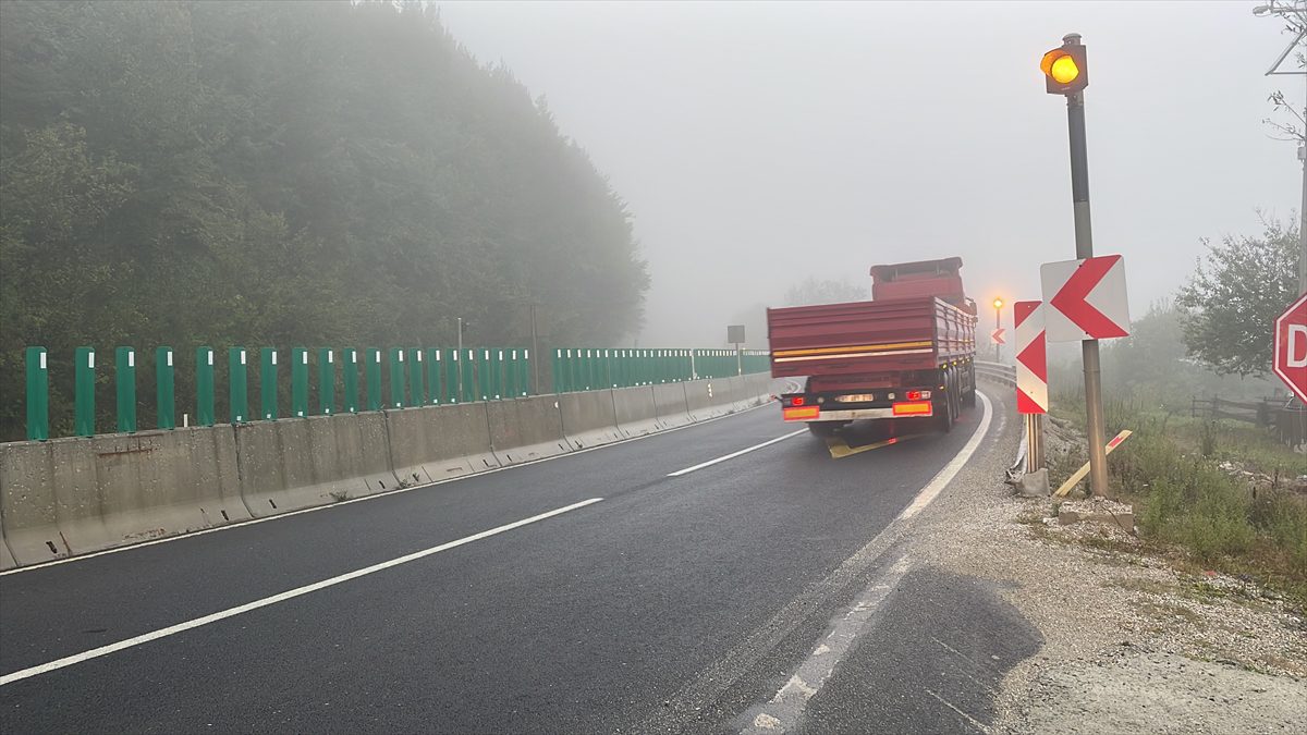 Bolu Dağı'nda sağanak ve sis etkili oluyor
