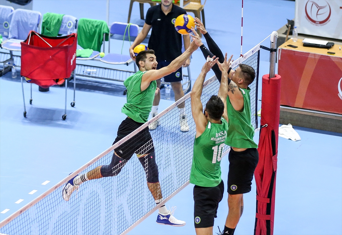Bursalı “Efeler”, voleybolda yeni sezon hedefini yüksek tutuyor