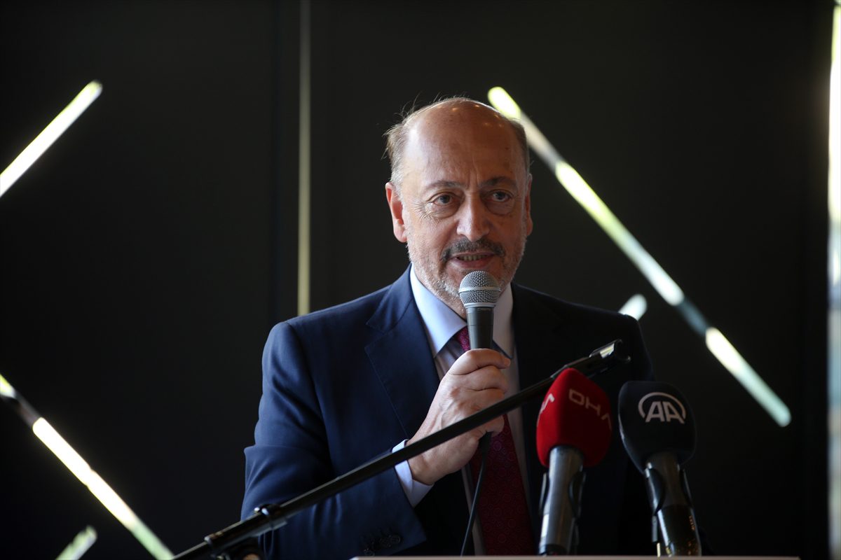 Bakan Bilgin, Aydın'da sivil toplum kuruluşu ve iş dünyası temsilcilerine seslendi: