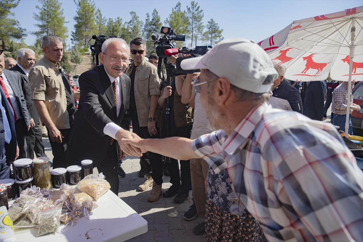 CHP Genel Başkanı Kılıçdaroğlu, Tapduk Emre Türbesi'ni ziyaret etti