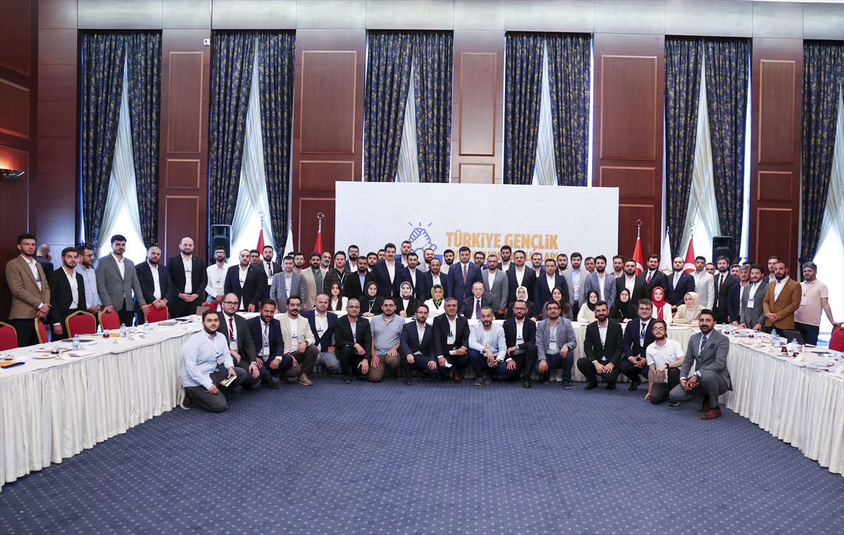 Cumhurbaşkanı Erdoğan, Türkiye Gençlik Sivil Toplum Kuruluşları Buluşması'na katıldı