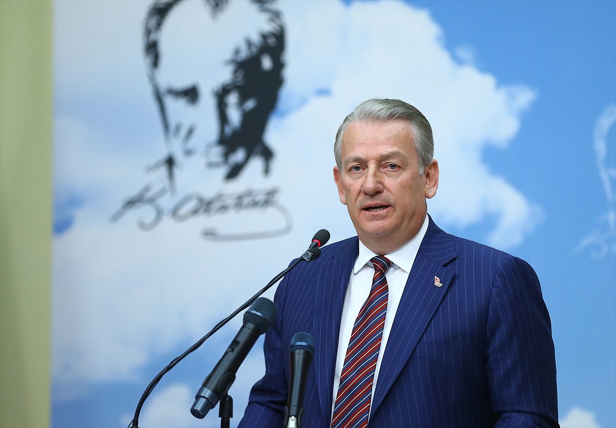 Eski CHP Milletvekili Haluk Pekşen hayatını kaybetti