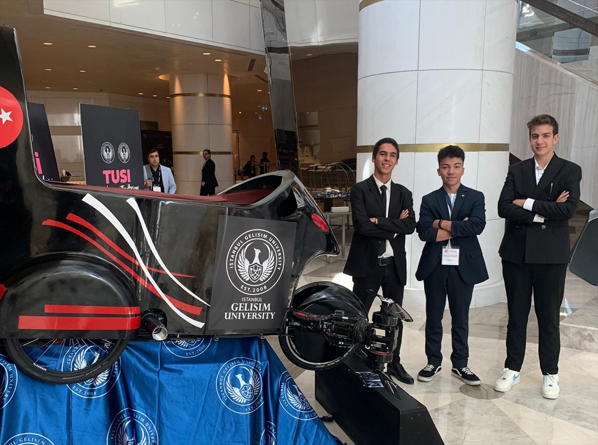 İGÜ tarafından tasarlanan uçan araba TUSİ Airtaxi Dünya Kongresi'nde sergilendi