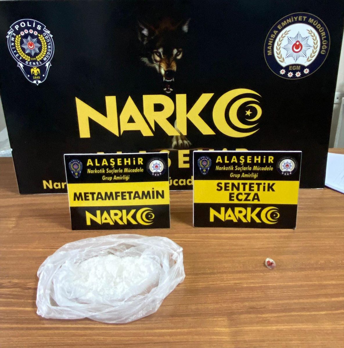 Manisa'da uyuşturucu operasyonunda 2 zanlı tutuklandı
