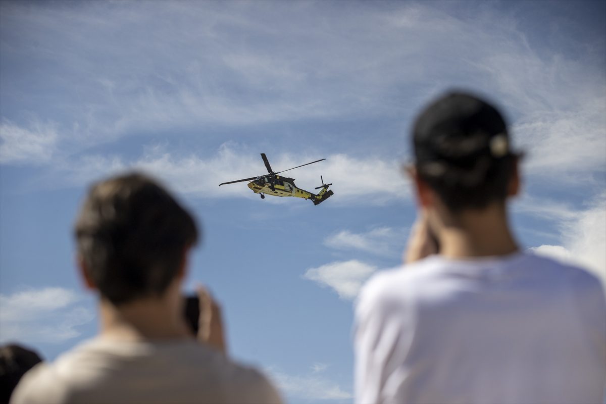 Milli hava araçları, TSK Güçlendirme Vakfı bağışçıları için uçtu