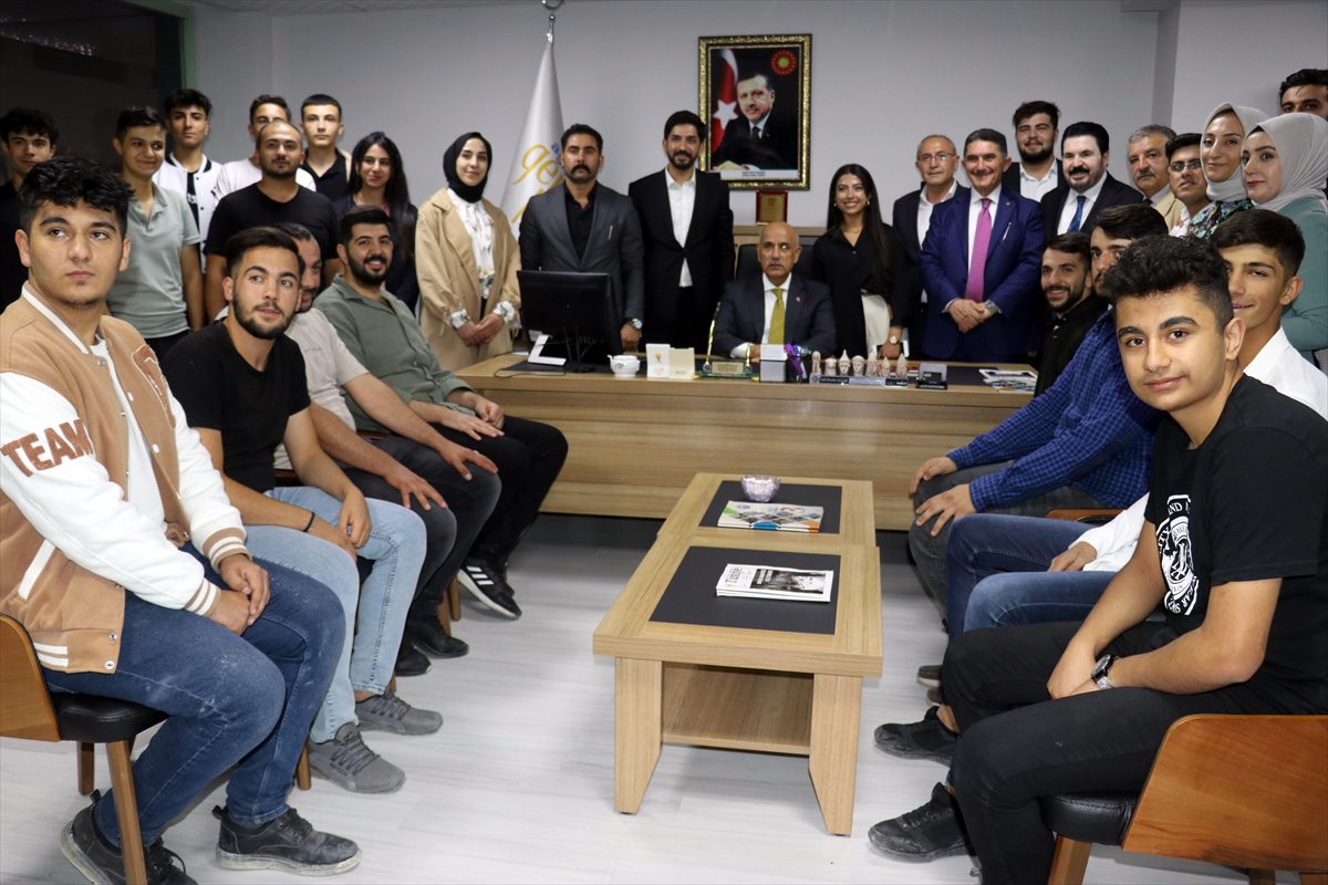 Tarım ve Orman Bakanı Kirişci, Ağrı'da sektör temsilcileriyle görüştü: