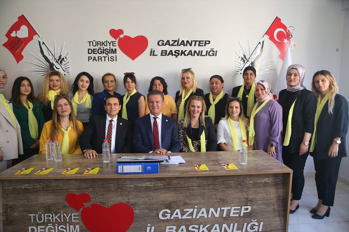 TDP Genel Başkanı Sarıgül, partisinin Gaziantep İl Başkanlığı binasının açılışına katıldı: