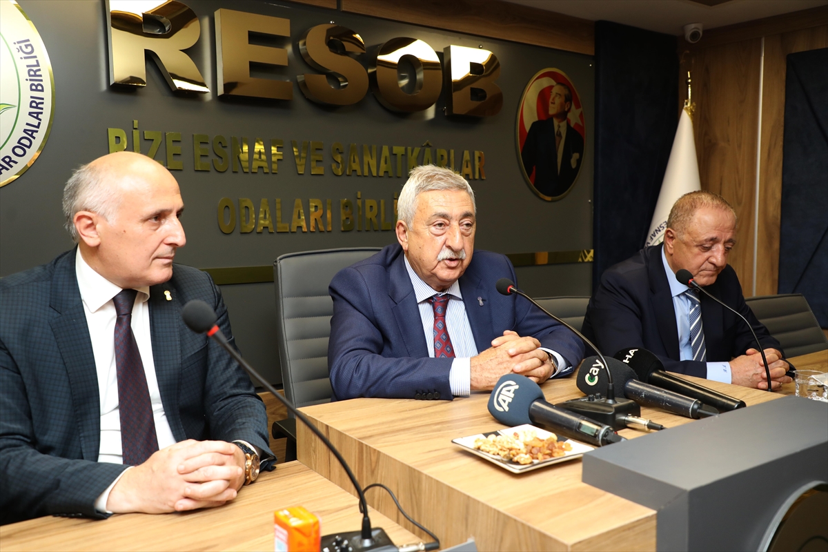 TESK Genel Başkanı Palandöken'den Rize'de esnaf odasını ziyaret