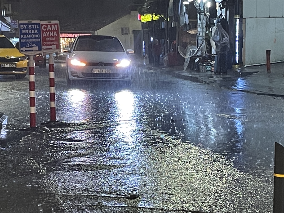 Trabzon'da sağanak etkili oldu