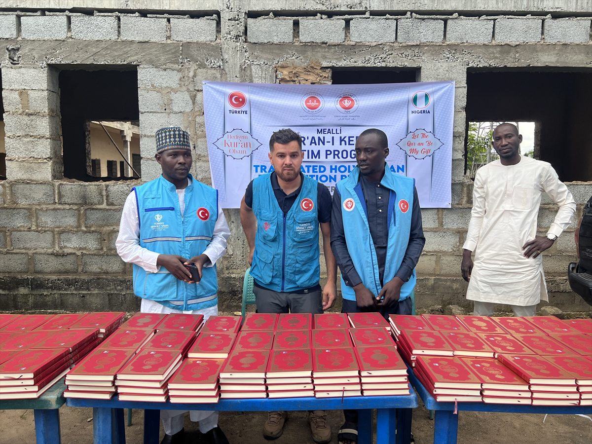 Türkiye Diyanet Vakfı, Nijerya'da Kur'an-ı Kerim dağıttı