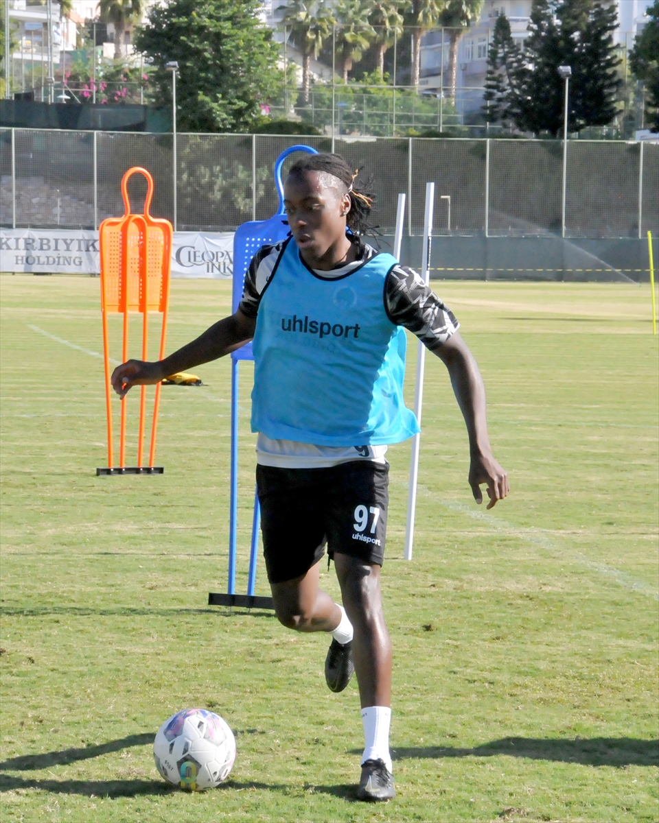 Alanyaspor, Antalyaspor maçı hazırlıklarına başladı