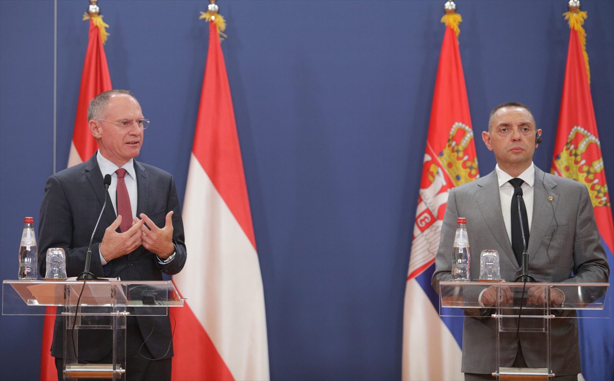 Avusturya ve Macaristan göçmen krizinde Sırbistan'a yardım edecek