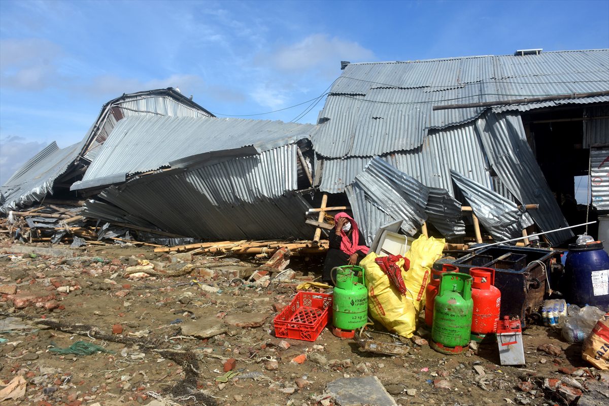 GÜNCELLEME – Bangladeş'te etkili olan tropikal fırtınada 22 kişi yaşamını yitirdi