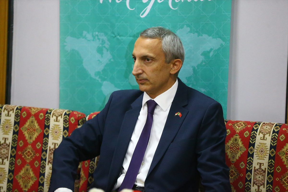 Büyükelçi Çobanoğlu, Sudan’daki Türk kurum ve STK temsilcileri ile bir araya geldi