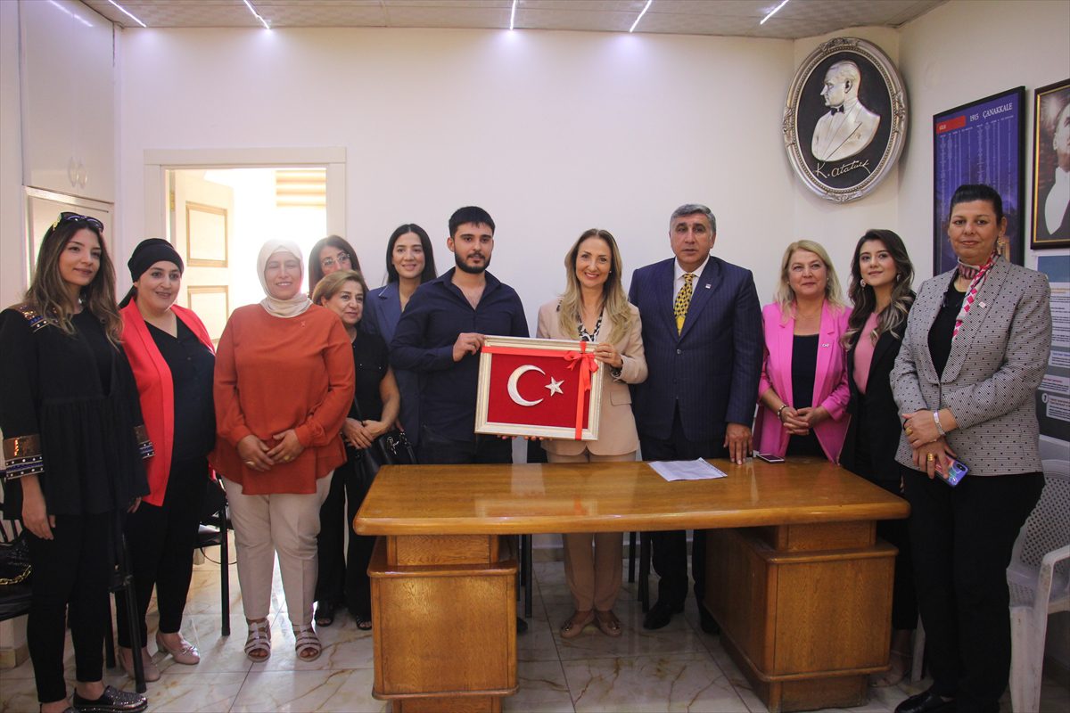 CHP'li Nazlıaka, Kilis'te partisinin il başkanlığını ziyaret etti