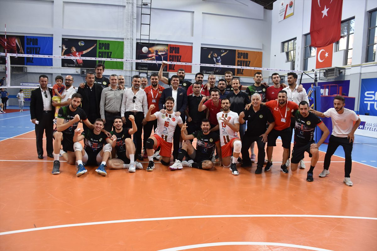Voleybol: AXA Sigorta Efeler Ligi